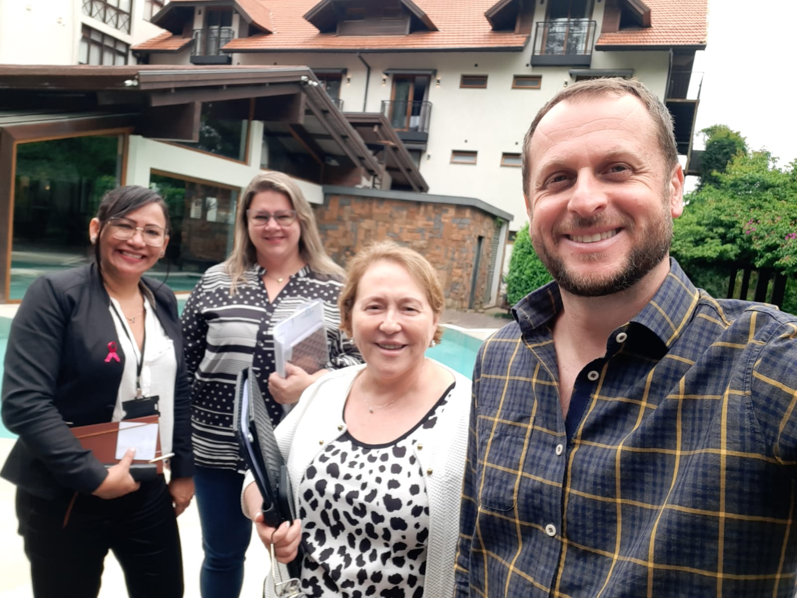 Equipe organiza visita técnica para evento captado