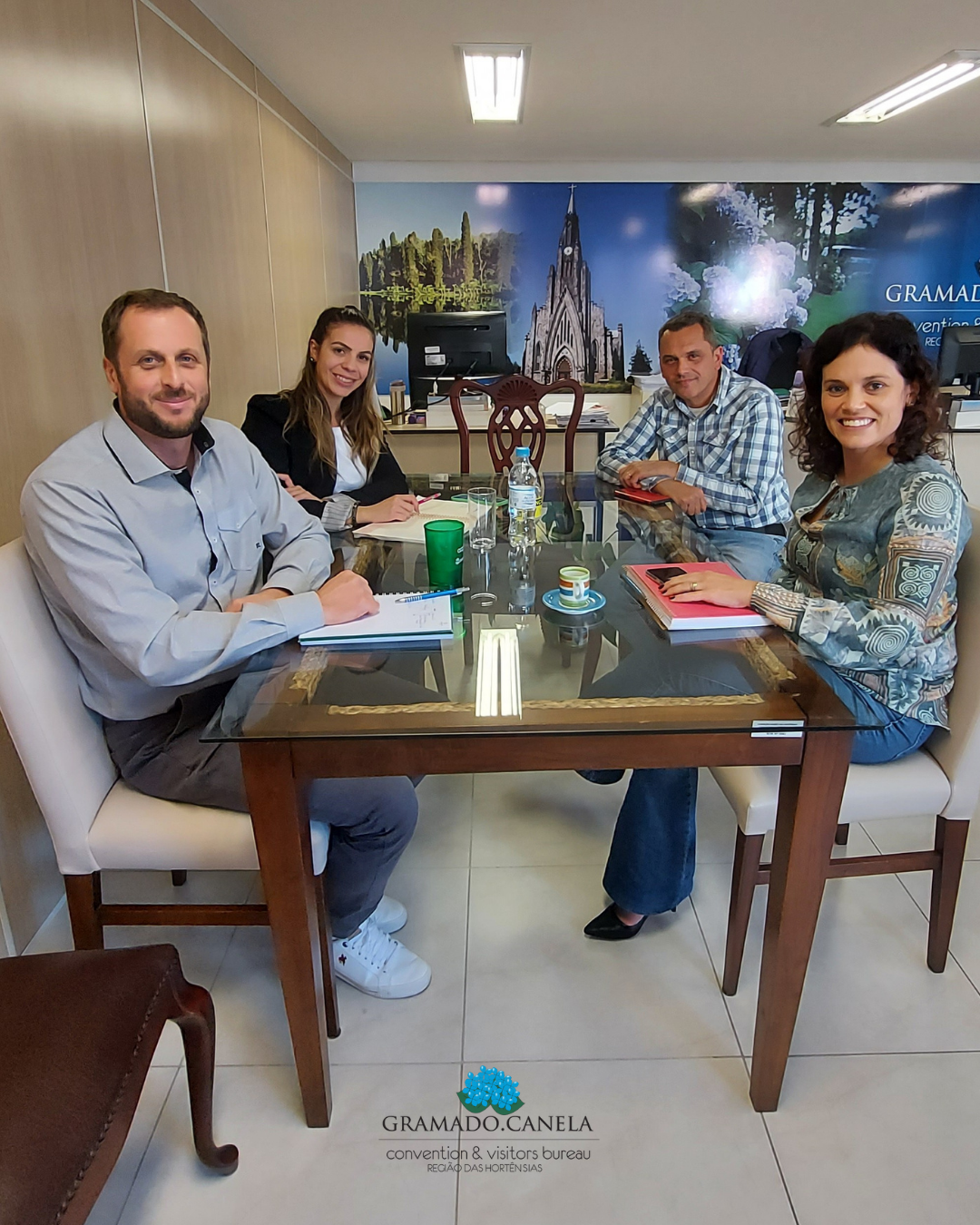 Equipe promove reunião com associado para alinhar futuras parcerias