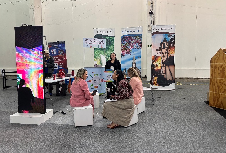 Convention divulga associados em evento captado