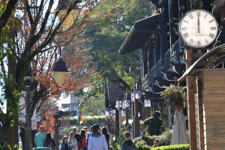 Gramado & Canela Convention & Visitors Bureau - Gramado a Pé